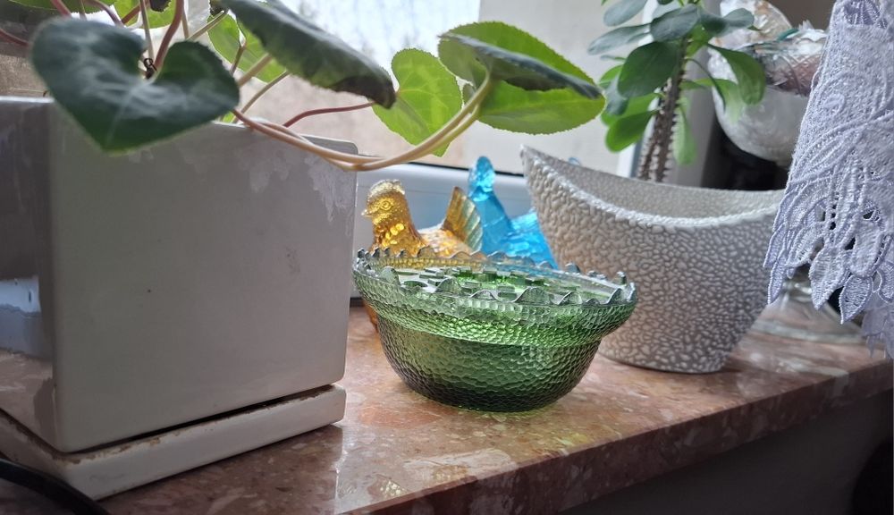 Ikebana HSG Ząbkowice- szkło prasow. oszałamiający kolor PRL