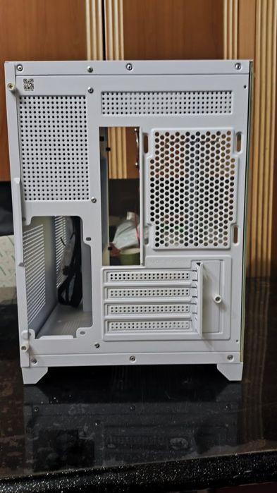 Корпус GameMax Infinity Mini White
Формат flex ATX, mimi-ITX
Мест под