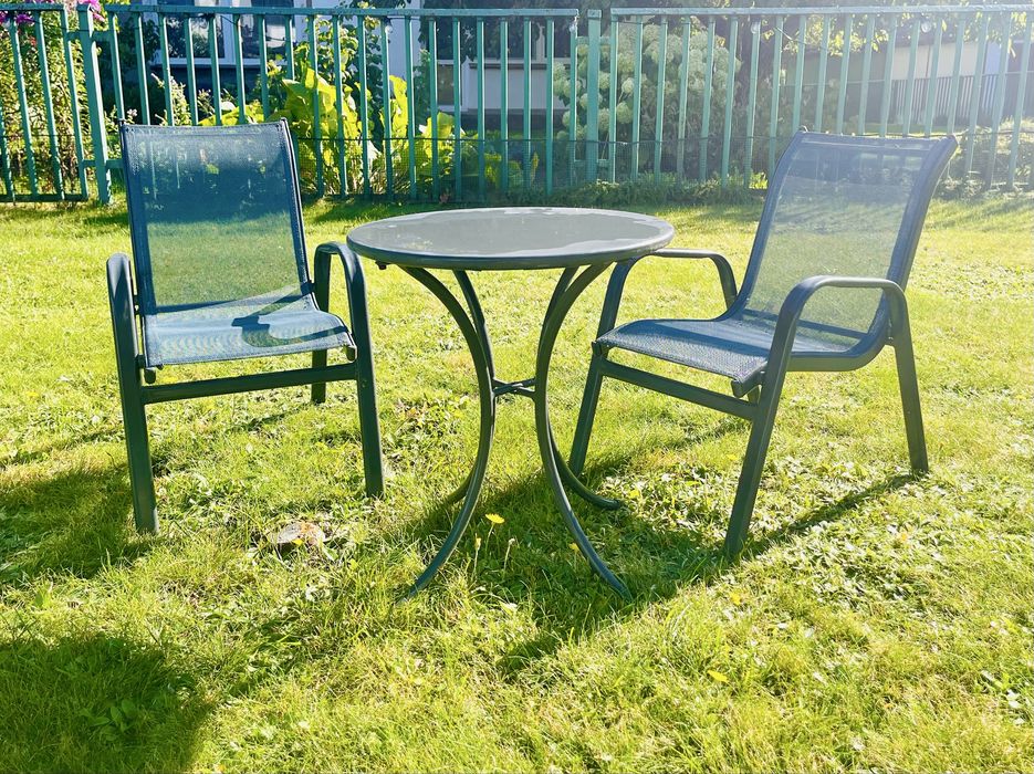Komplet dziecięcych mebli ogrodowych