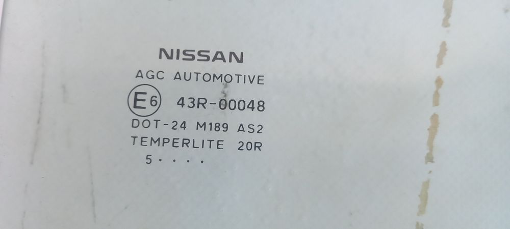 Vidro porta trás direito NISSAN Note (E12)