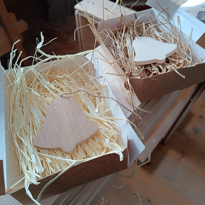 Zestaw drewnianych ozdób światecznych