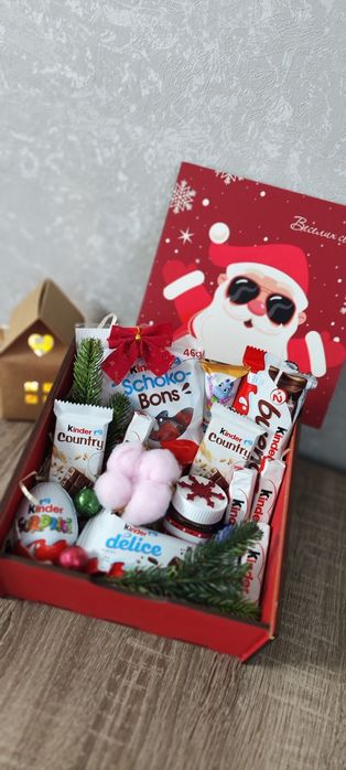 Подарункові бокси з солодощами "Kinder".Смачні подарунки. Цукерки