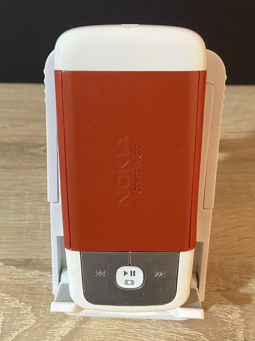 Мобильный телефон Nokia 5700 Red