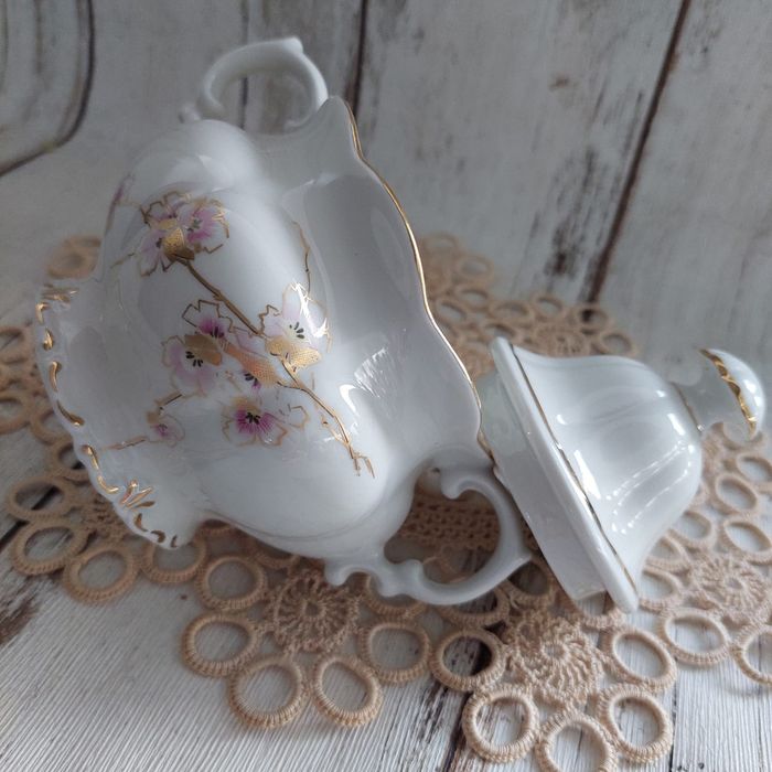 Cukiernica Gebrüder Schönau Sonneberg NRD z sowiecką pieczęcią i AVM s