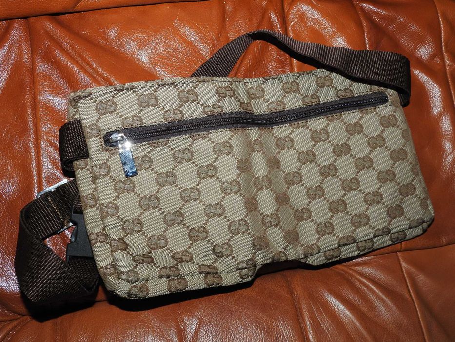 Torebka na pasku Nerka - idealny stan