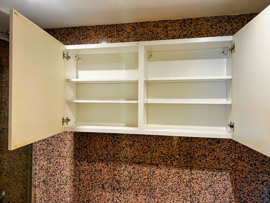Casa de banho completa ou não. Favor ler descrição toda.