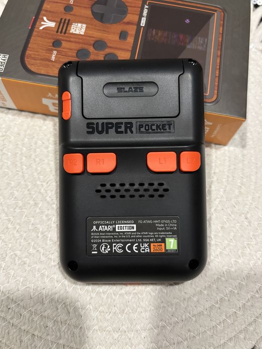 Konsola ATARI super pocket special edition