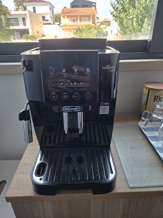 Delonghi auto magnif s ecam220.21.B (maquina cafe automatica)