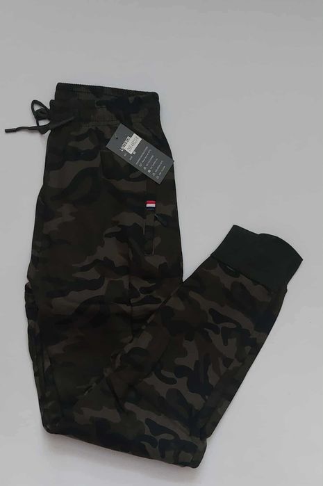 Spodnie męskie dresowe ocieplane moro Lintebob 48022 r. L pas do 94 cm