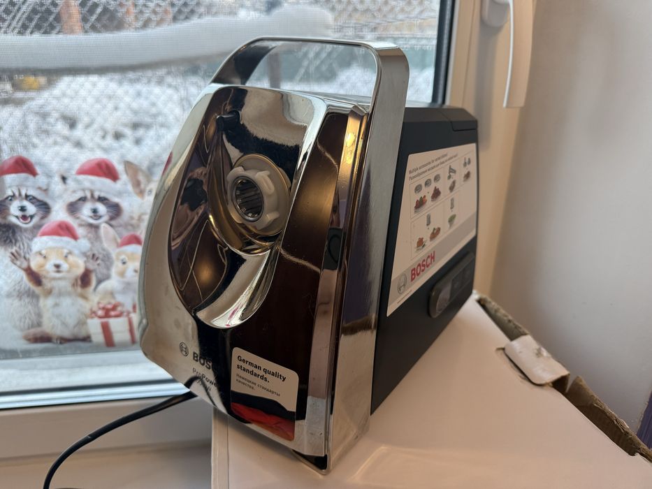 Кухонный комбайн Bosch MFW67440