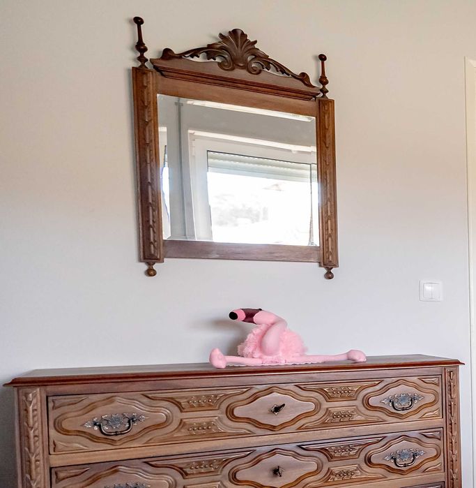 Mobília antiga em excelente estado de conservação