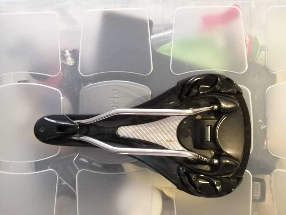 Selim bicicleta. Marca Fizik