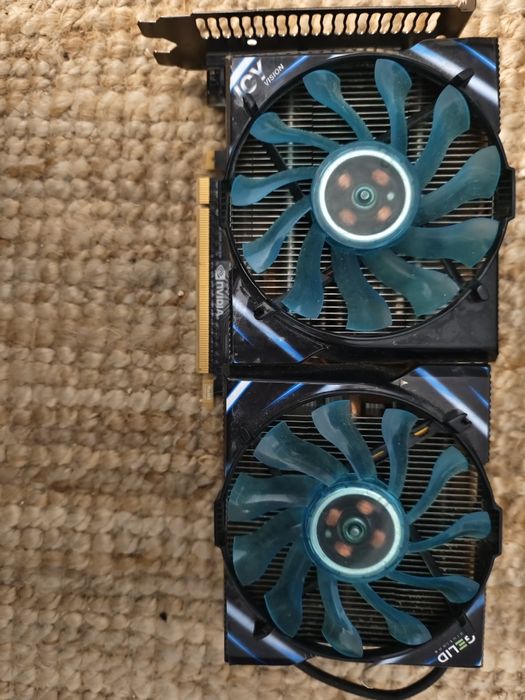 Gráficas NVIDIA GTX 470 e GTX 570