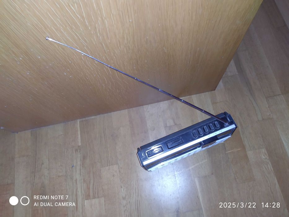 ## Vintage radio model Aciko AR-460 FLS (broken) ##64750645362178124