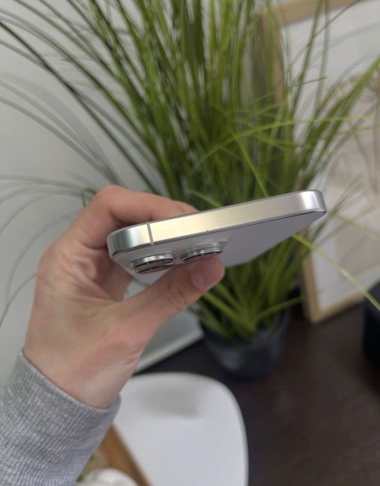 як НОВИЙ Iphone 16 Pro Max 256gb Titanium White ідеальний акб96% айфон