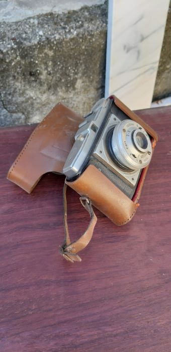 Máquina fotográfica muito antiga