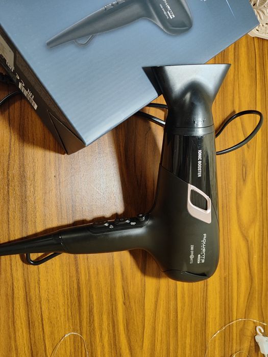 Продам фен Rowenta