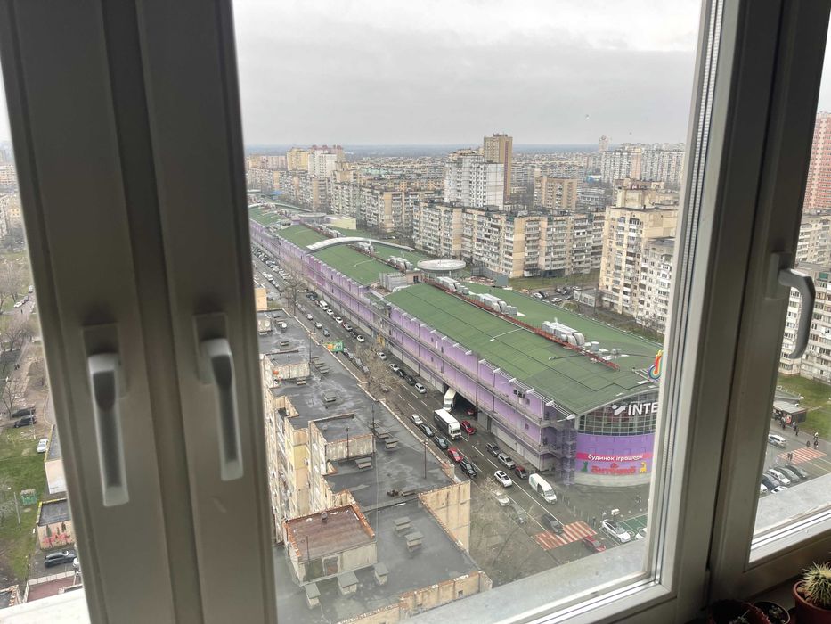 вул .Левка Лук'яненка 21/3