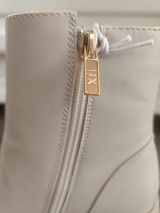 Nowe botki jasny beż