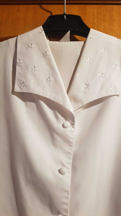 Camiseiro Branco bordado Tamanho XL - 5€