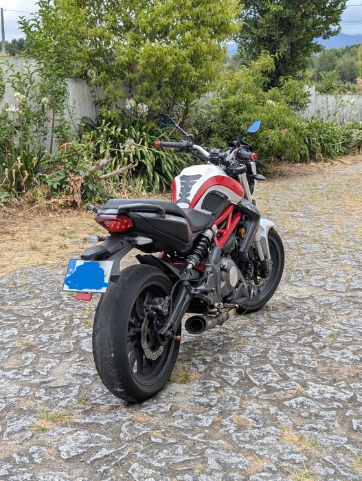 Mota Benelli BN302s