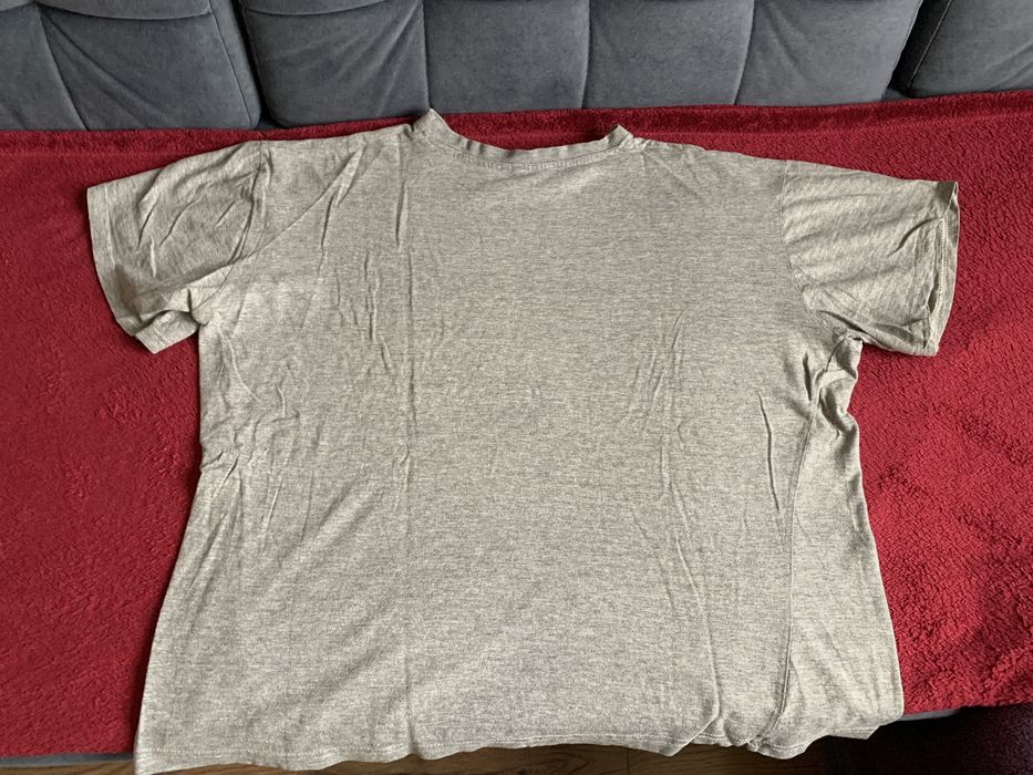 Zadbana szara bluzka męska (L/XL)