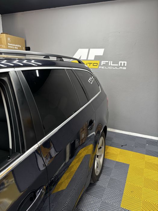 Película solar automotiva