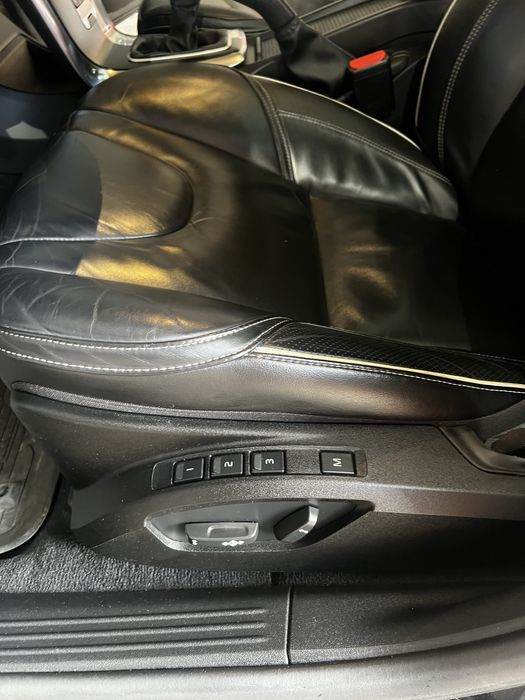 Volvo v40 d2 r-design