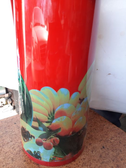 Термос,новый на 1,9литров,помповый