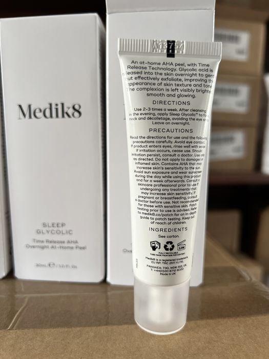 Medik8 Sleep Glycolic нічна сироватка з АНА для пілінгу
