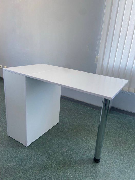 Продам стіл 1700