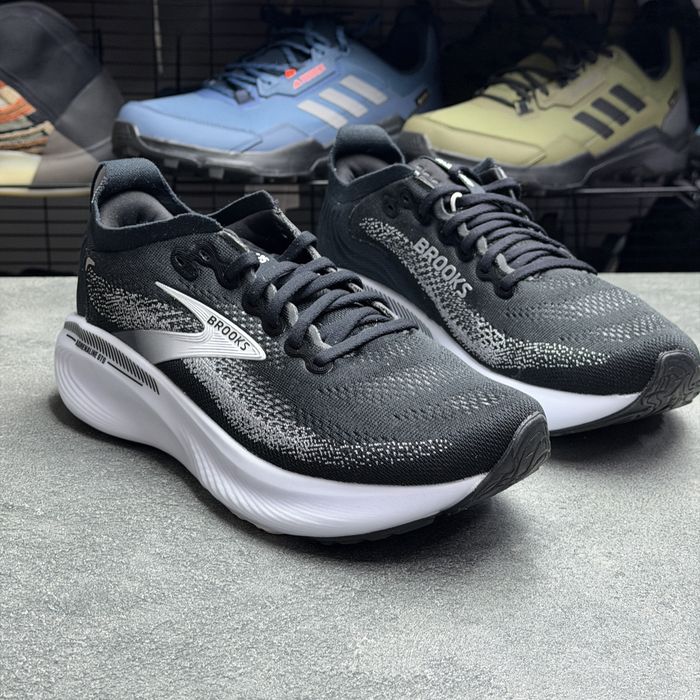 41р. ОРИГІНАЛ 100% Кросівки кроссовки адідас брукс Brooks