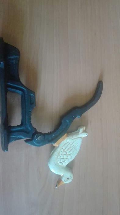 Quebra nozes em ferro fundido