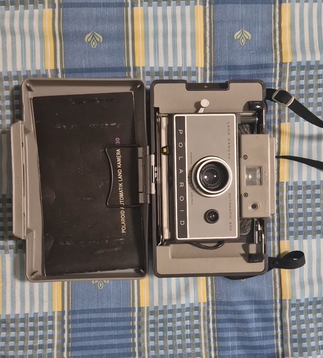 Polaroid Land Câmera Automatic 230