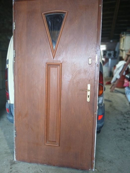 Drzwi zewnetrzne na budowe