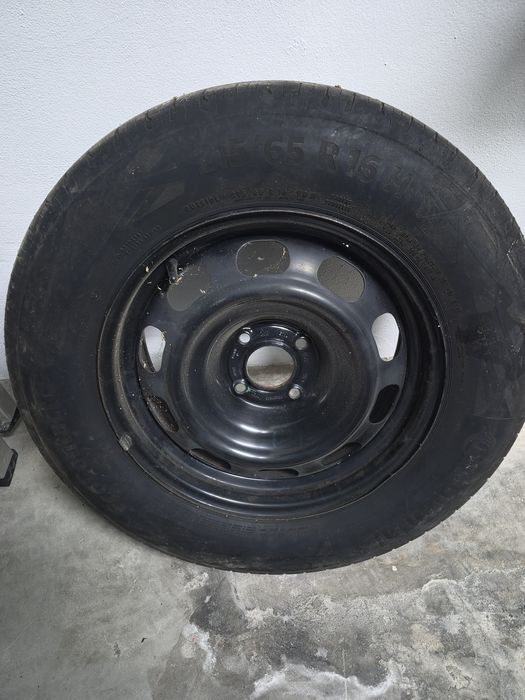 Vendo pneu e jante 16 Peugeot