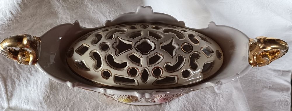 Floreira ou centro de mesa da fabrica RB de Alcobaça, formato ovalado