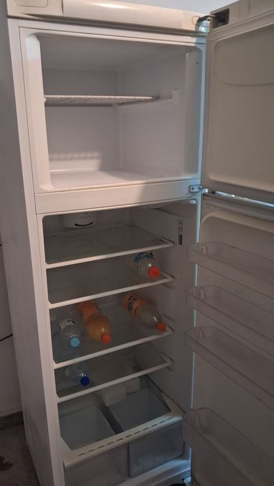 Frigorífico combinado Ariston de 190 cms