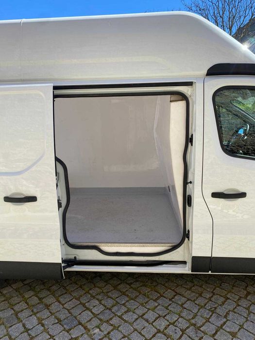 RENAULT TRAFIC 2.0 Cc com isolamento térmico e equipamento frio