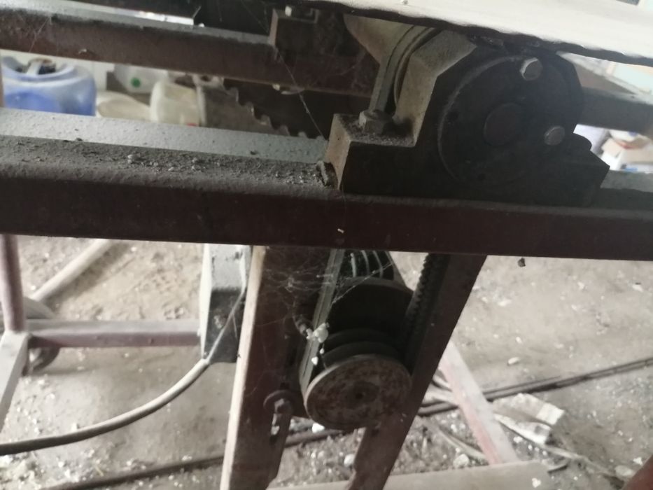 Piła stołowa krajżaga cała metalową i z 2 kułkami