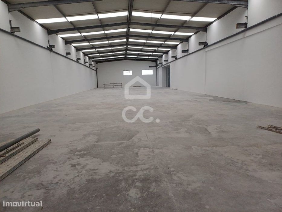 Armazém Industrial Renovado Em Lemenhe Vila Nova De Famalicão | Exc...