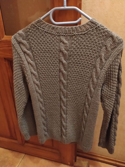 Кофта теплая для девочки 8-12 лет, ручная вязка