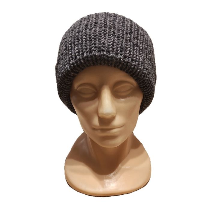 Ręcznie robiona czapka beanie  z wełny z YAKA