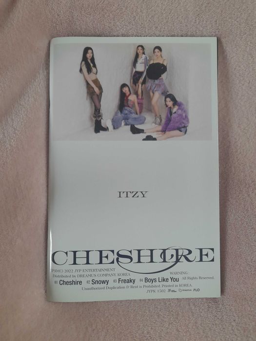 Zestaw 5 albumów zespołu - ITZY