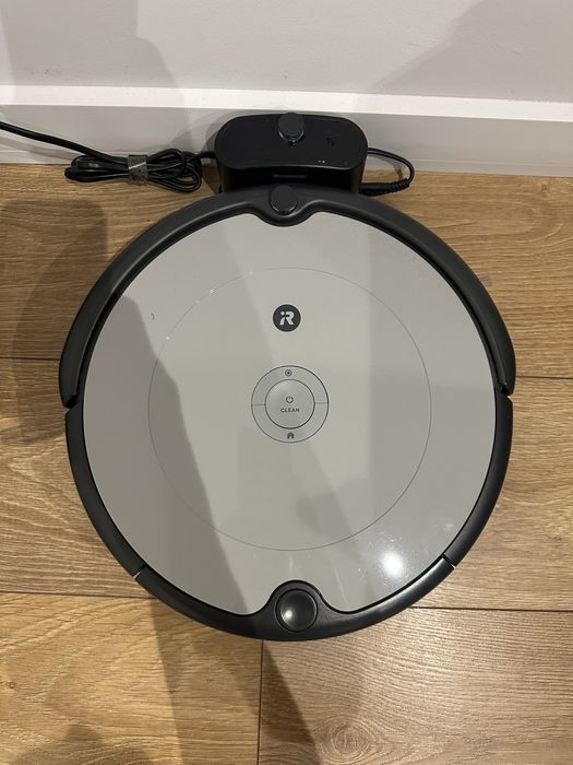 iRobot Roomba 698 - robot sprzątający