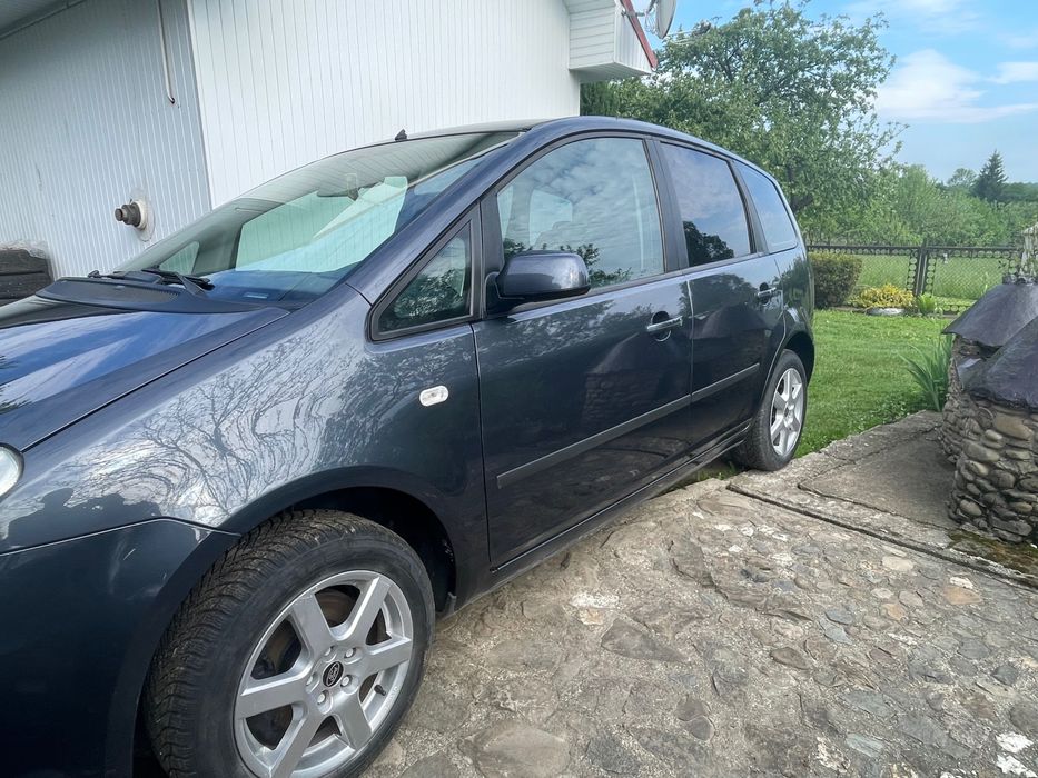 Автомобіль Ford C-Max