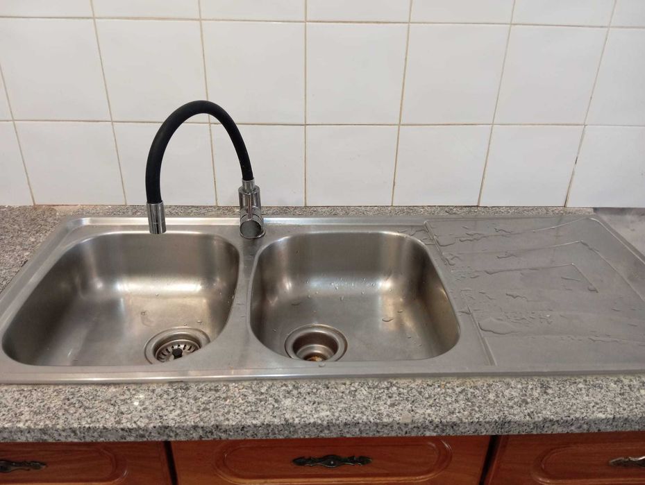 Lavatório de cozinha de duas pias
