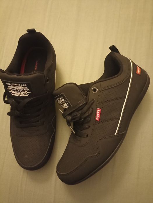 Buty Levi's rozm 43 sneakersy adidasy trampki