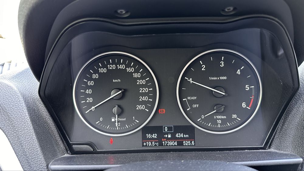 BMW Série 1 114d (2017) Facelift – Histórico Completo + Revisão Recente  Preço: 14.900€