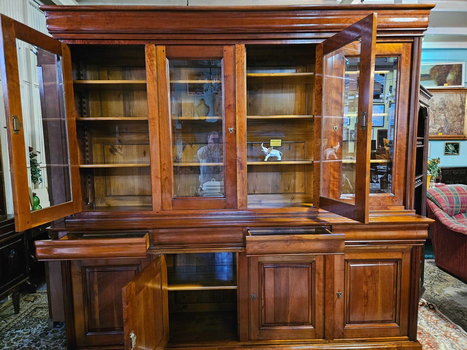 Excelente móvel em madeira maciça para sala ou escritório - óptim